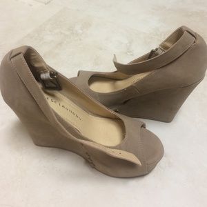 Chinese Laundry Wedges Size 7.5