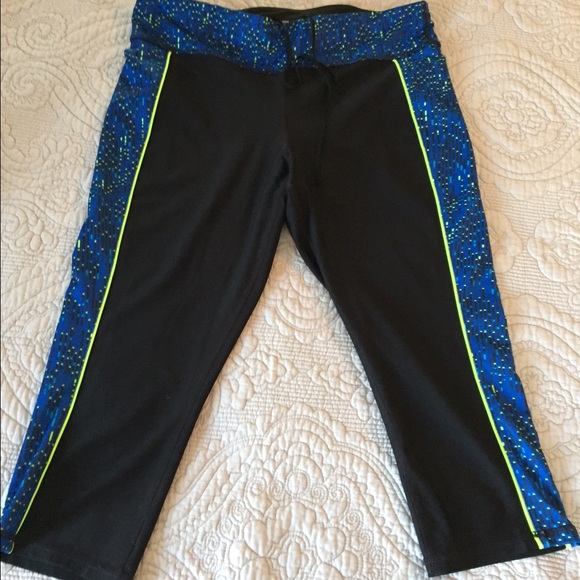 Xersion brand from jcoenney active spandex Capri