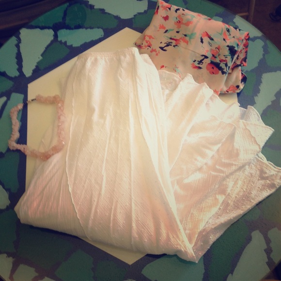 Modest white skirt