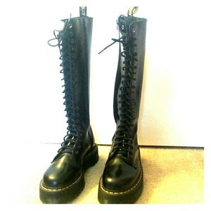 Dr Marten Britian Boot