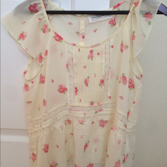 A&F sheer floral blouse, perfect condition!