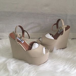Steve Madden Blush Wedges