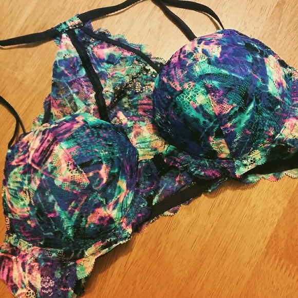 🚫SOLD🚫 Nwot 34B vs pink bra only - Picture 2 of 3