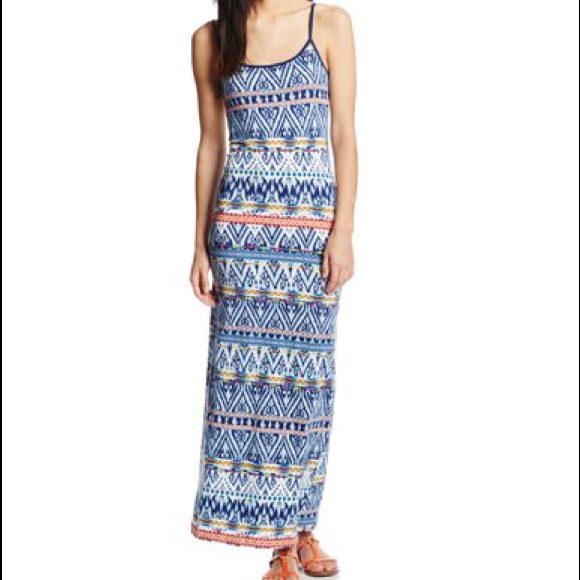Maxi dress with a tribal yet hippy feel. Tight fit