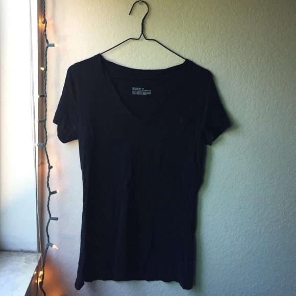 Black Mossimo v neck tee
