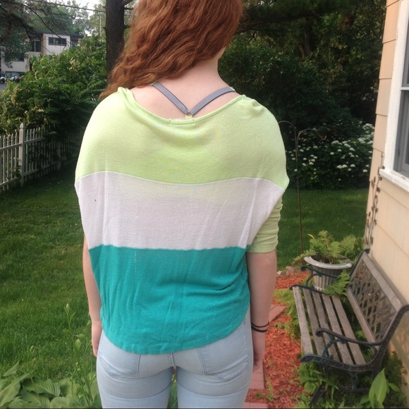 Green, turquoise and white comfy shirt - Picture 2 of 4