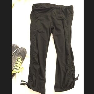 Black workout capri's