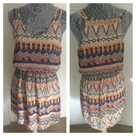 Colorful summer dress! 🌾🌴💖