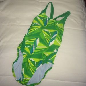 BRAND NEW W/O TAGS NIKE BATHING SUIT