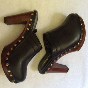Clog heels gently used