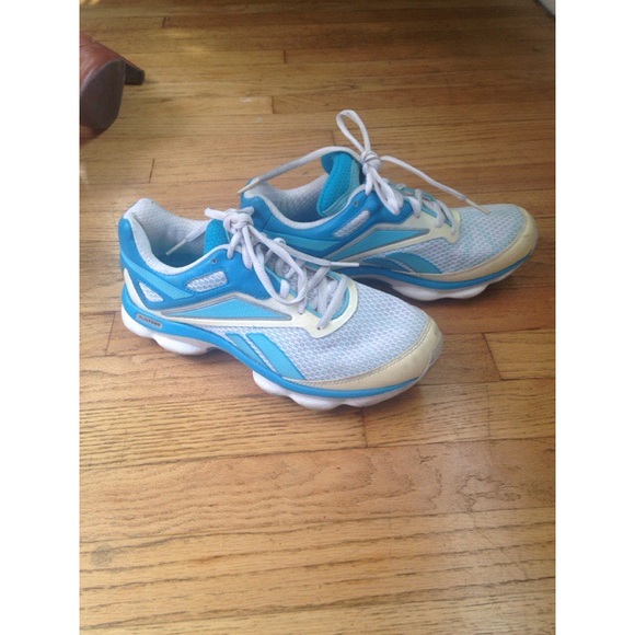 blue and white reeboks - Picture 3 of 4