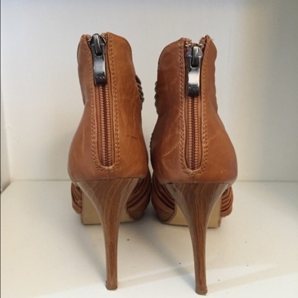 Tan Italian heels - Picture 3 of 3