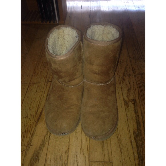 uggs - Picture 1 of 4