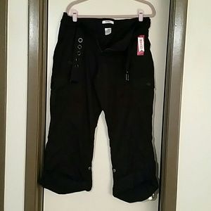 Juniors Bongo size 17 NWT black