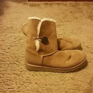 Bailey button ugg boots