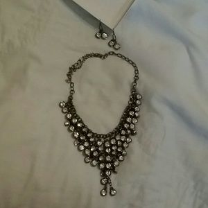 Matching 2 piece jewelry set!!