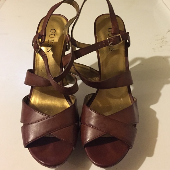 Guess Brown heels