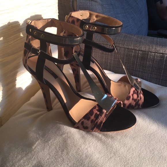Leopard & black ankle strap heels w/ gold hardware