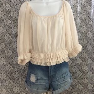 🆕💕BNWT Forever21 woven top Cream color
