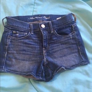 Size 0 American eagle shorts
