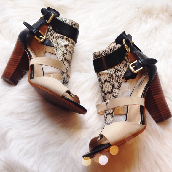 Guess Shoes - SUNDAY SALE❗️Stunning Guess Caged Python Heels