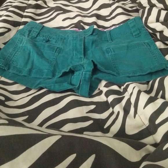Delias Shorts