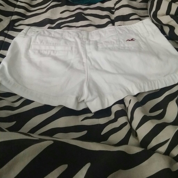 Hollister Shorts - Picture 2 of 2