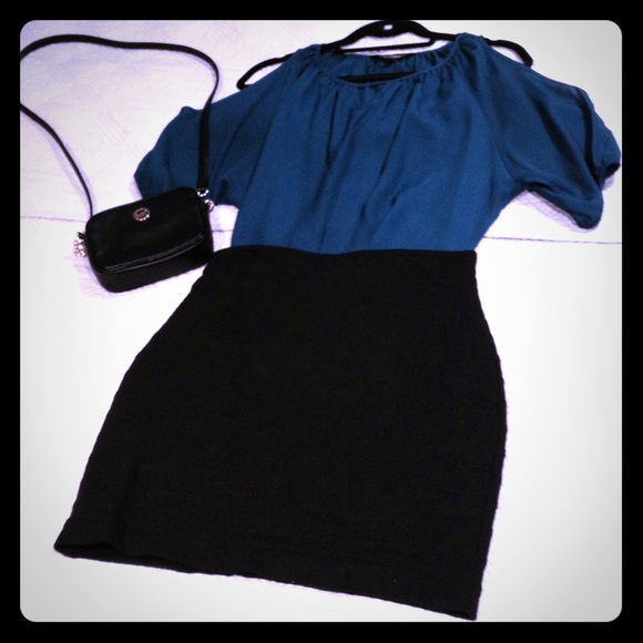 EXPRESS black pencil skirt - size 6