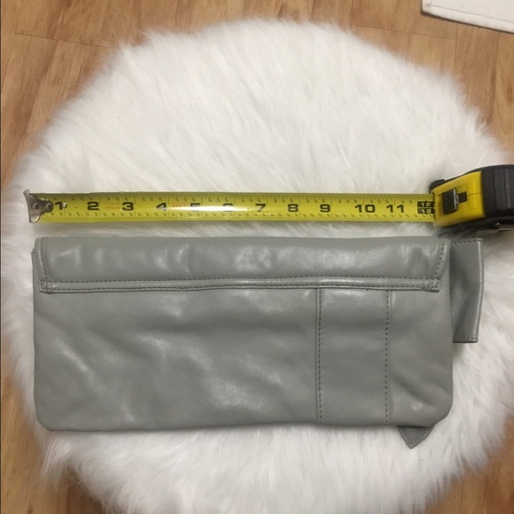 Pretty Bow Clutch - Picture 2 of 2