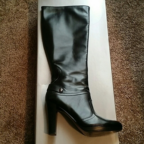 Jessica Simpson boots