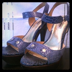 Steve Madden Tarney Heeled Sandal in Blue Snake