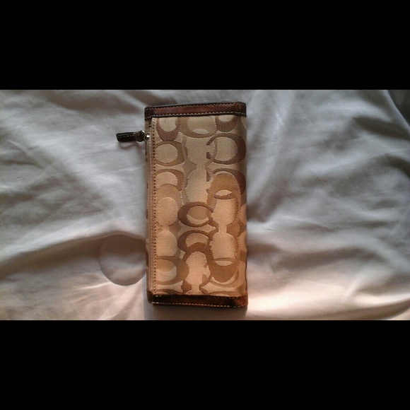 Authentic Coach wallet - Picture 2 of 4