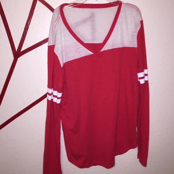 VS Long Sleeve V Neck - Picture 1 of 4