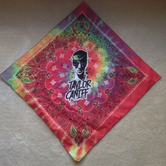 signed taylor caniff bandana
