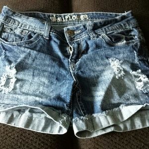 Size 9 Mid Length Wallflower Shorts