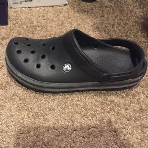 Black crocs