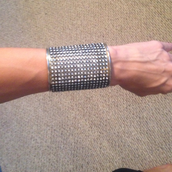 Adjustable Gemmed bracelet