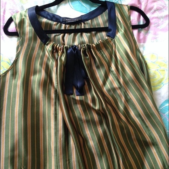 BCBGMaxAzria Silk Sleeveless Top with ribbon
