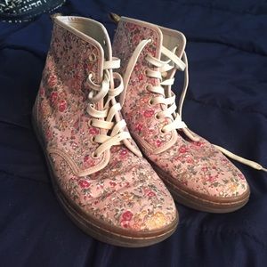 Rare floral Dr. Marten high top boots NWOT