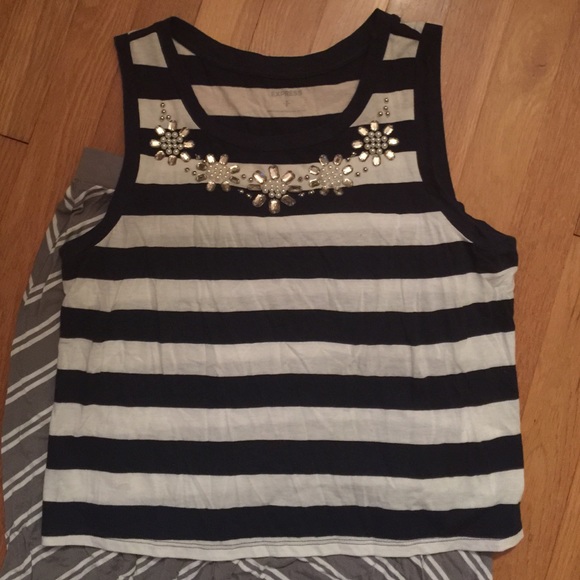 Super cute maxi skirt and 2 crop tops bundle! - Picture 3 of 4