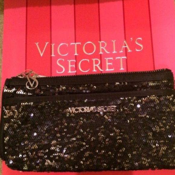 💥Reduced💥Victoria's Secret wristlet$25