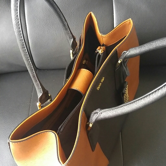Handbag - Picture 3 of 3