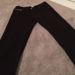Black Capri pants