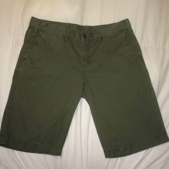 💕TORY BURCH BERMUDA SHORTS!💕