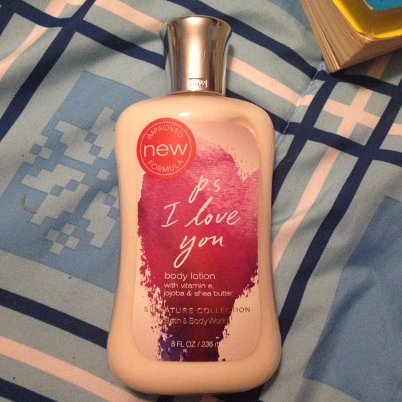 Body lotion jojoba and Shea butter plus vitamin  e