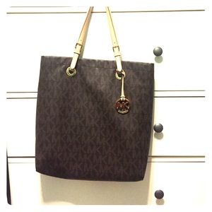 Michael Kors shoulder purse