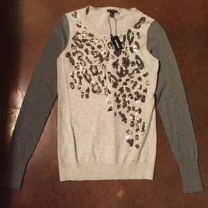 Long sleeve cheetah sweater.