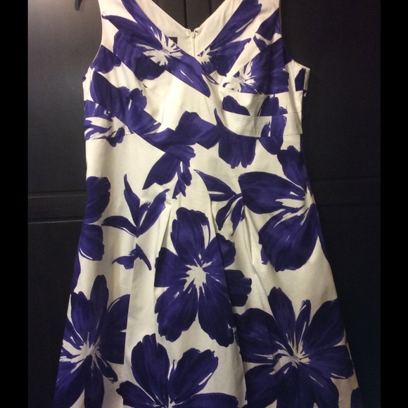 Jones New York Dresses & Skirts - Jones New York sleeveless Dress-Size 14W