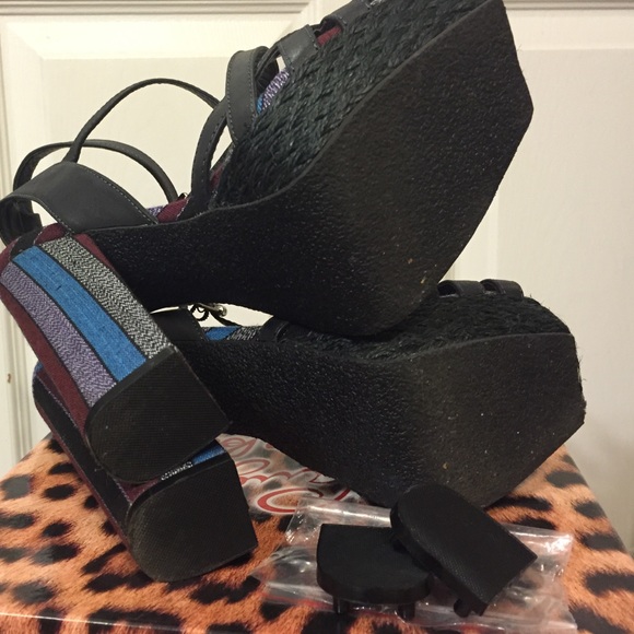Multi-Color "Aztec" Platform Sandal - Picture 4 of 4