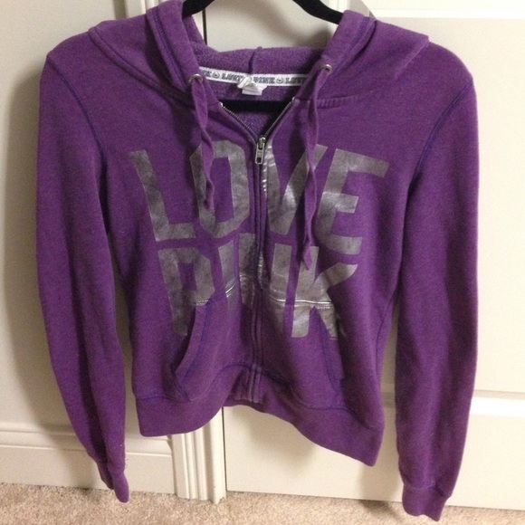 pink sweatshirt